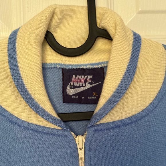 Vintage Y2K NIKE BLUE TAG SWEATER - Picture 3 of 6